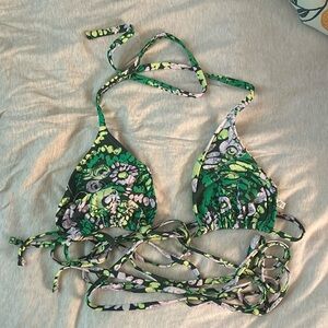 Green aerie triangle string bikini top. Size XXL.